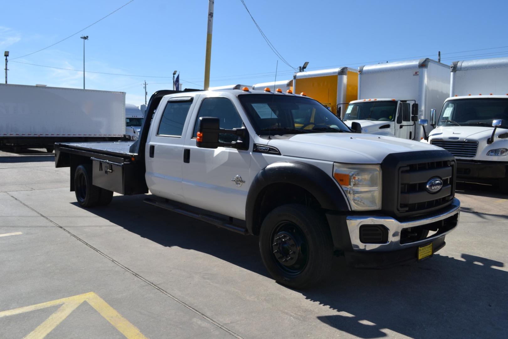 2013 WHITE Ford F550 with an POWERSTROKE 6.7L DIESEL engine, AUTOMATIC transmission, located at 9172 North Fwy, Houston, TX, 77037, (713) 910-6868, 29.887470, -95.411903 - CREW CAB, 11FT FLATBED, BUMPER PULL HITCH, 19,000LB GVWR , 4X4, POWER WINDOWS , LOCKS & MIRRORS, CRUISE CONTROL, COLD A/C - Photo#2
